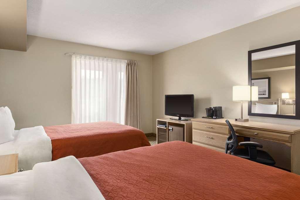 Travelodge Suites By Wyndham Saint John Quarto foto